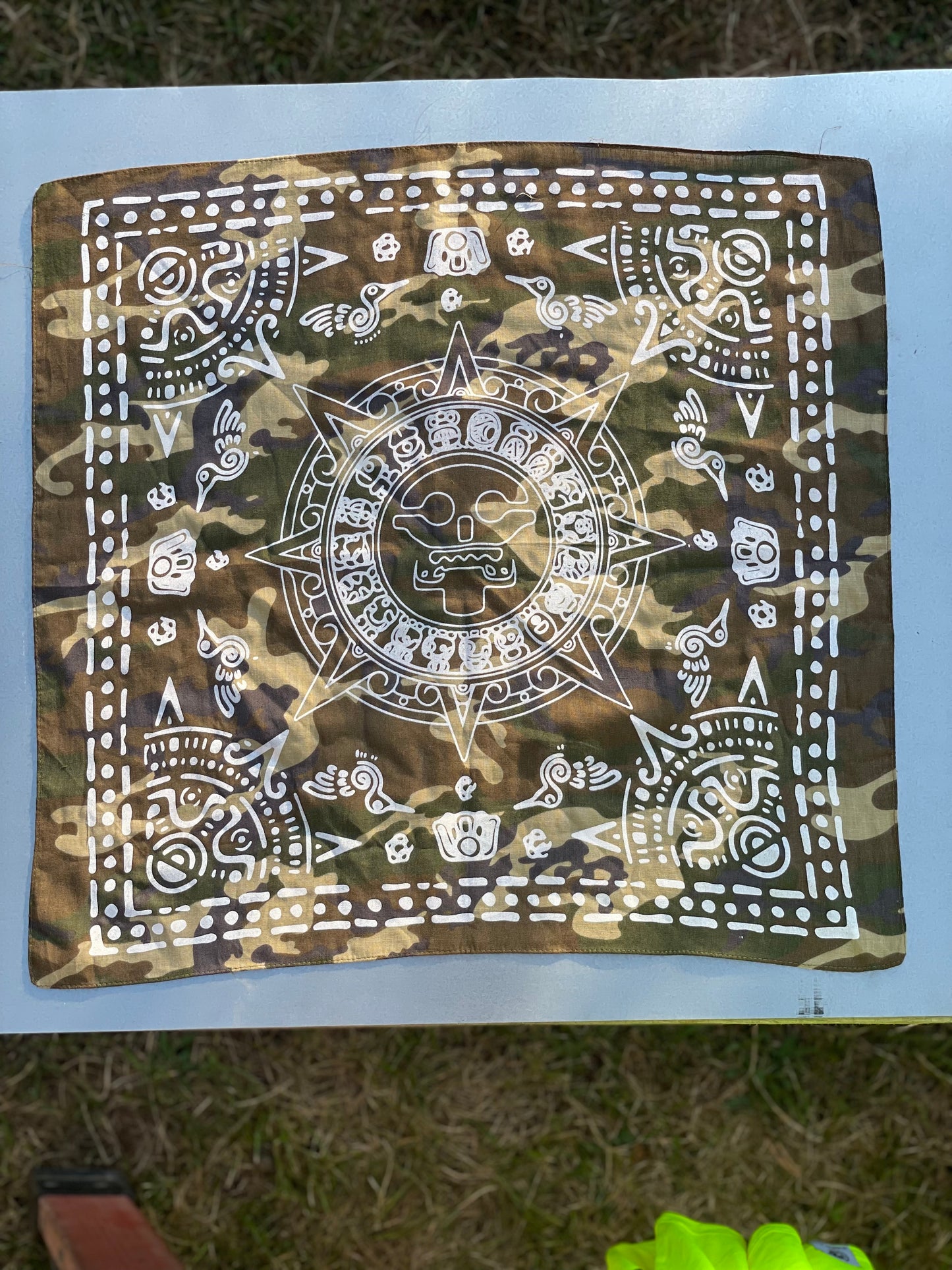 X-CLUSIVE CABRÓN BANDANA